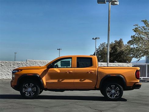 New 2025 GMC Canyon AT4 w/ AT4 Premium Package image 8