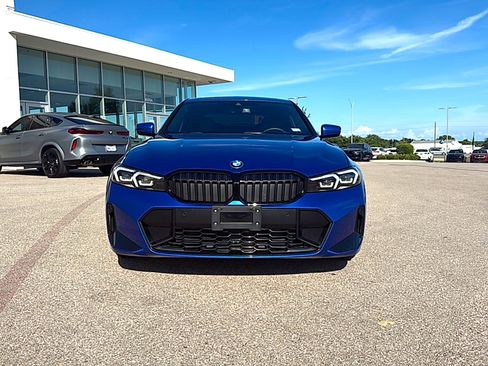 Used 2023 BMW 330i Sedan w/ M Sport Package RWD image 2