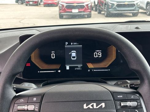 Used 2025 Kia K4 LXS image 39