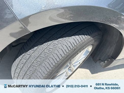 Used 2017 Ford Edge SEL w/ Equipment Group 201A FWD image 6