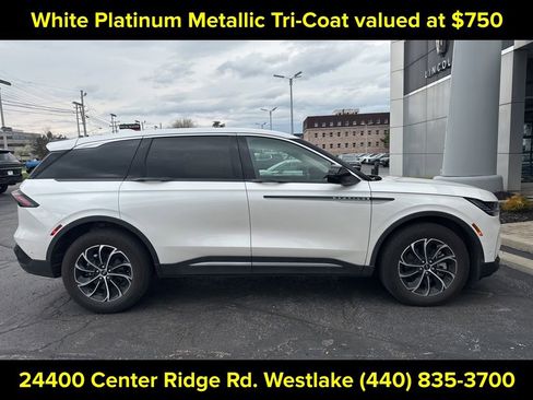 Used 2024 Lincoln Nautilus Premier w/ Equipment Group 102A image 4