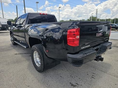 Used 2018 GMC Sierra 3500 Denali w/ Duramax Plus Package image 3