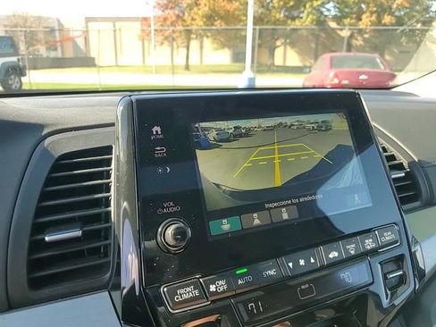 Used 2024 Honda Odyssey EX-L image 17