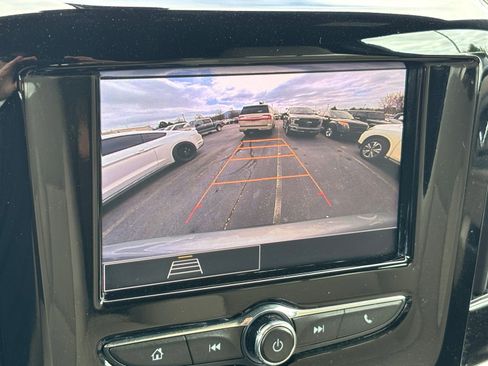Used 2023 Chevrolet Traverse LS FWD image 7