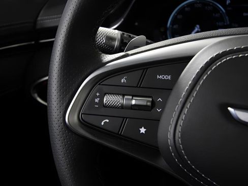 Used 2025 Genesis GV70 3.5T Sport w/ Sport Prestige Package image 19