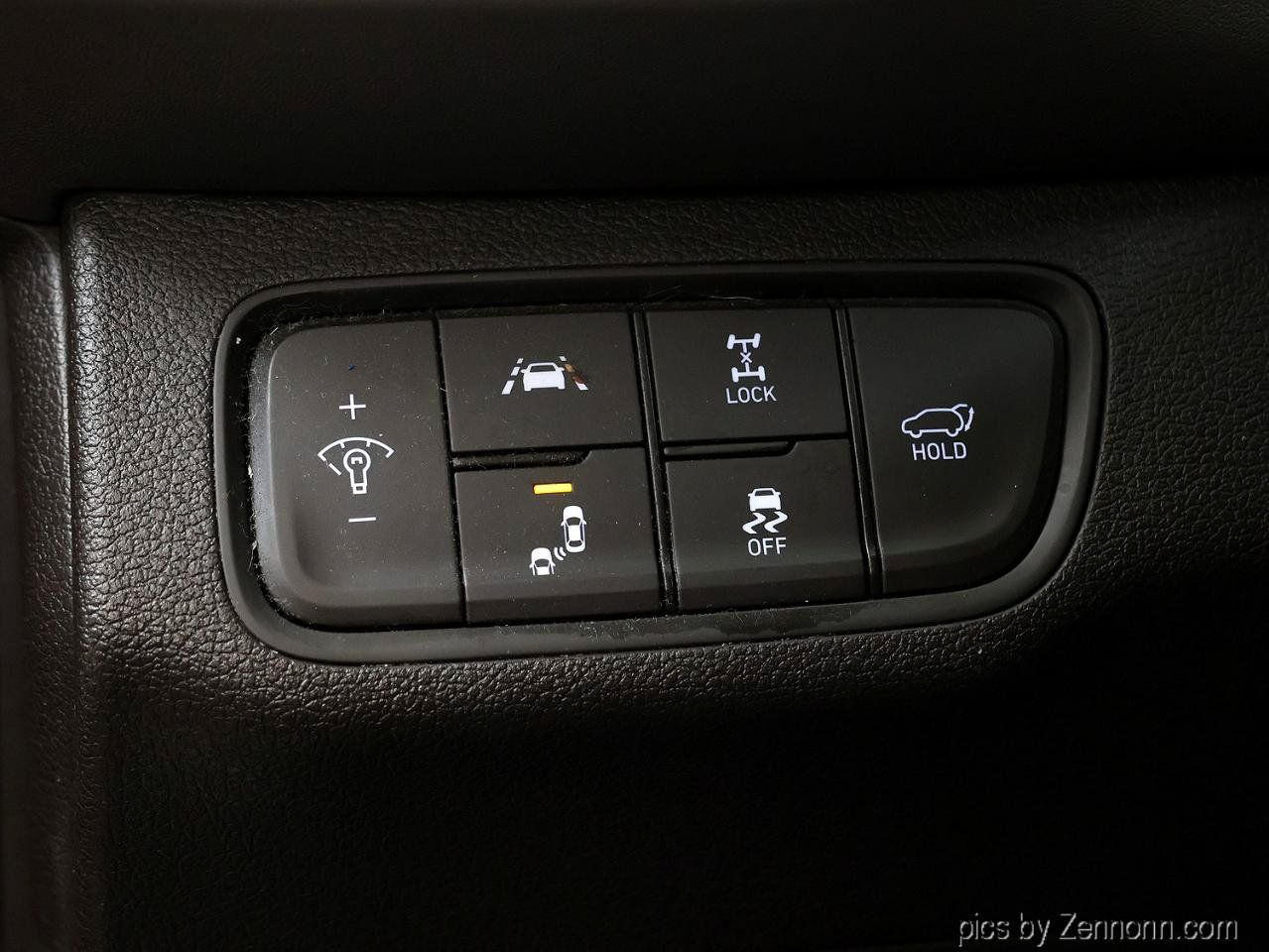Used 2020 Hyundai Santa Fe Limited AWD/4WD image 31