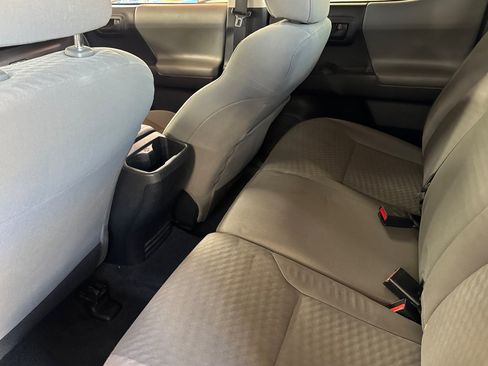 Used 2020 Toyota Tacoma SR AWD/4WD image 23