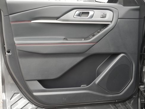 New 2026 Ford Explorer ST-Line w/ ST-Line Street Pack image 38