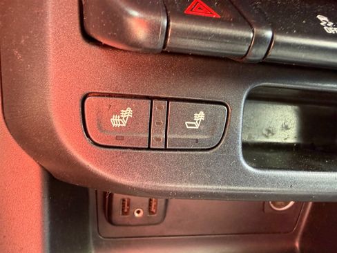 Used 2019 Chevrolet Colorado LT w/ LT Convenience Package AWD/4WD image 11