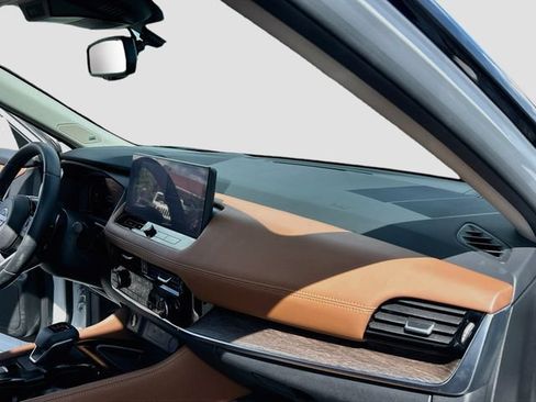 Certified 2024 Nissan Rogue Platinum w/ Platinum Premium Package FWD image 26
