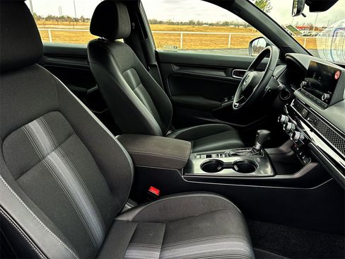 Used 2025 Honda Civic Sport image 23