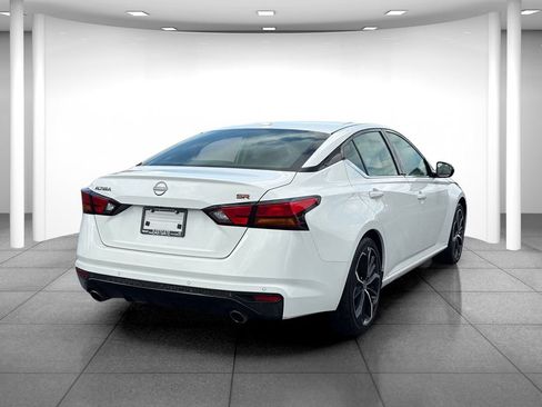 Used 2024 Nissan Altima 2.5 SR FWD image 7