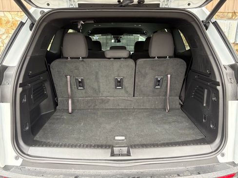 Used 2025 GMC Acadia Elevation image 15