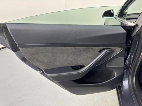 Used 2020 Tesla Model 3 Standard Range Plus image 41