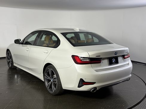 Certified 2022 BMW 330i xDrive Sedan w/ Premium Package 2 AWD/4WD image 6
