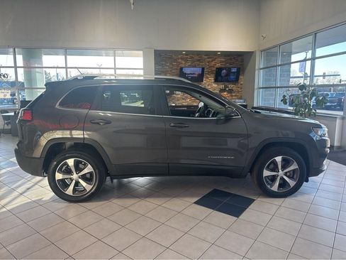 Used 2019 Jeep Cherokee Limited AWD/4WD image 14