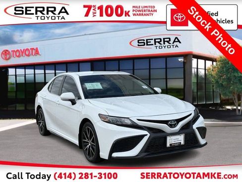 Used 2023 Toyota Camry SE FWD image 1