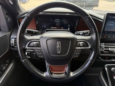 Used 2023 Lincoln Navigator Reserve AWD/4WD image 12