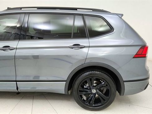 Used 2023 Volkswagen Tiguan SE R-Line image 10