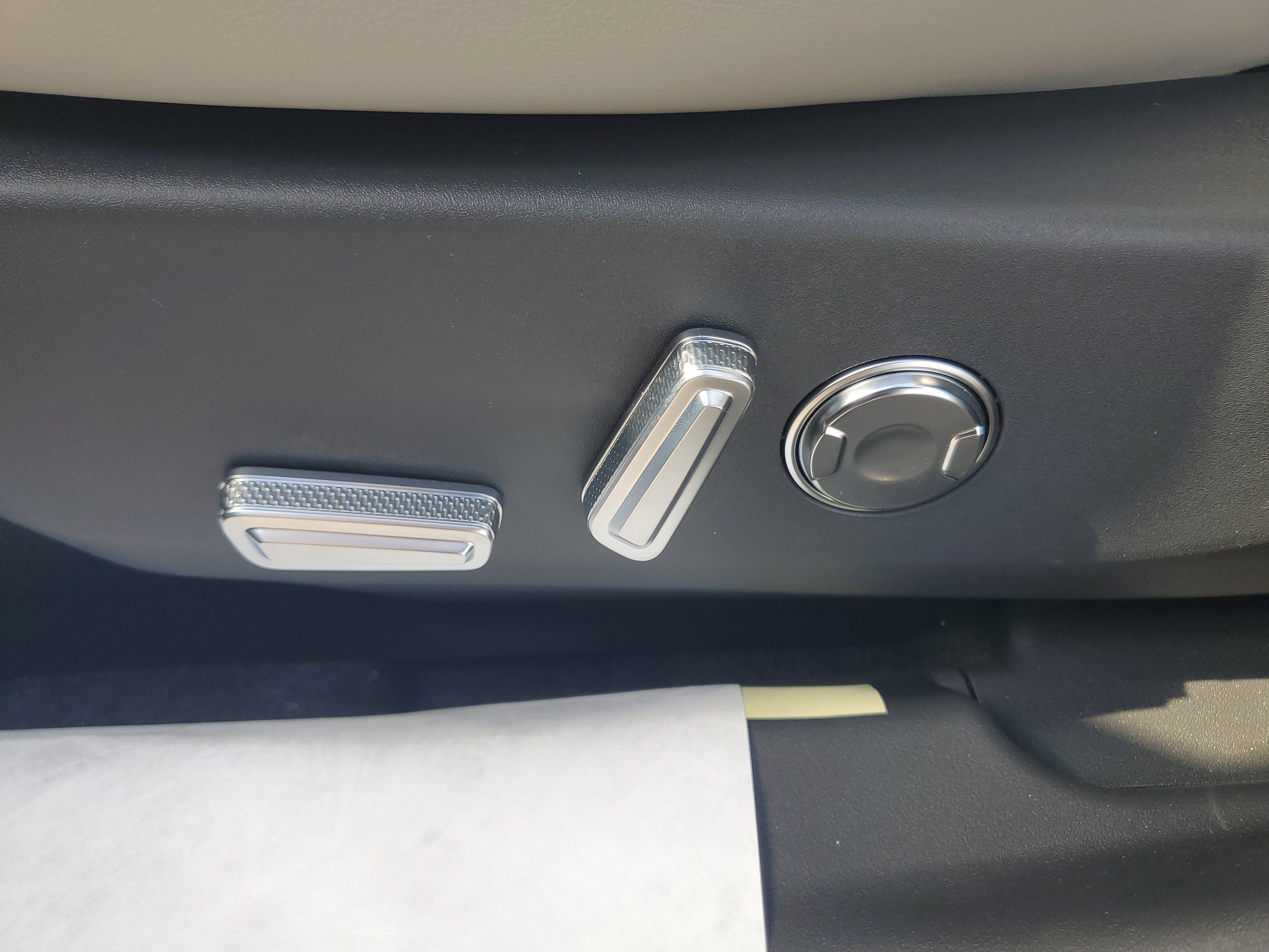 New 2026 Lincoln Nautilus Premier AWD/4WD image 11
