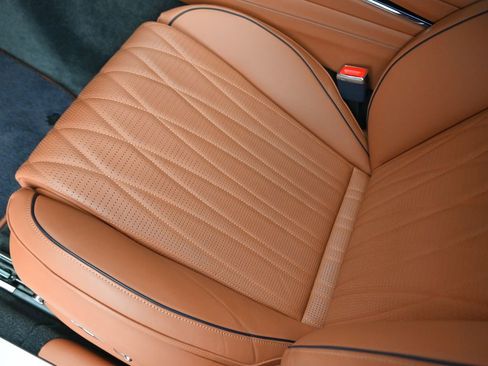 Certified 2022 Bentley Flying Spur V8 AWD/4WD image 17