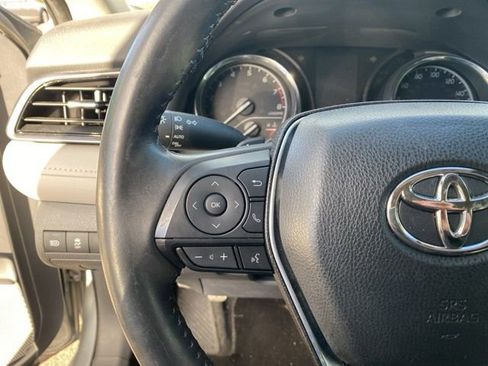 Used 2020 Toyota Camry SE image 9