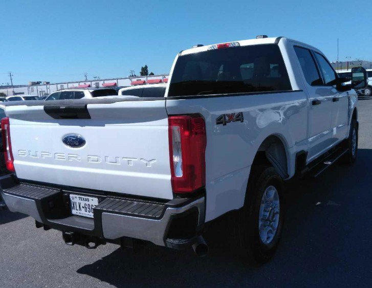 Used 2026 Ford F250 XLT AWD/4WD image 3