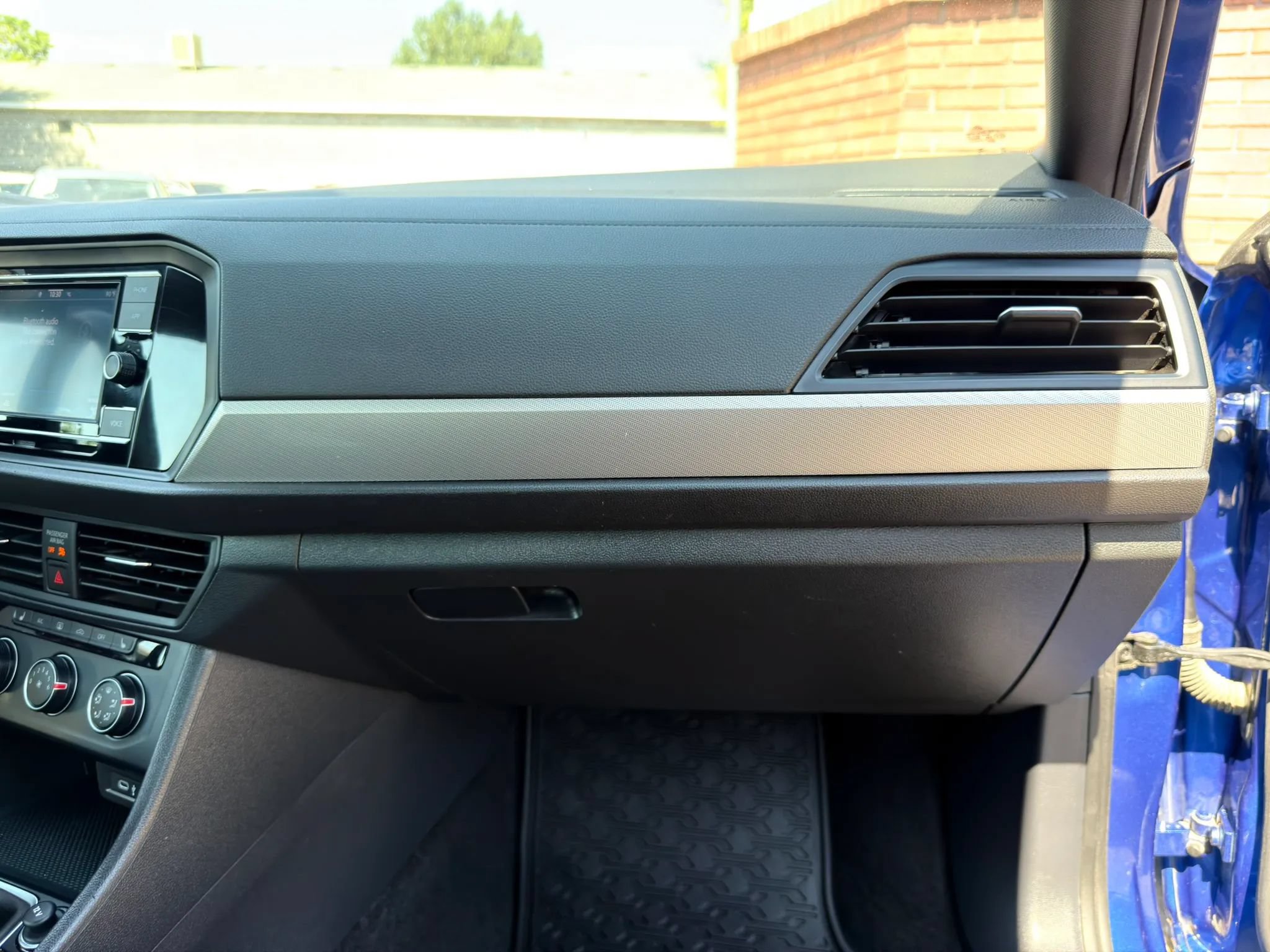 Used 2024 Volkswagen Jetta Sport FWD image 8