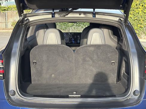 Used 2022 Tesla Model X Plaid image 32