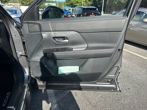 New 2026 Nissan Kicks SR FWD image 14