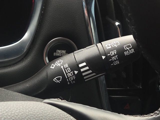Used 2023 Chevrolet Traverse LT FWD image 41