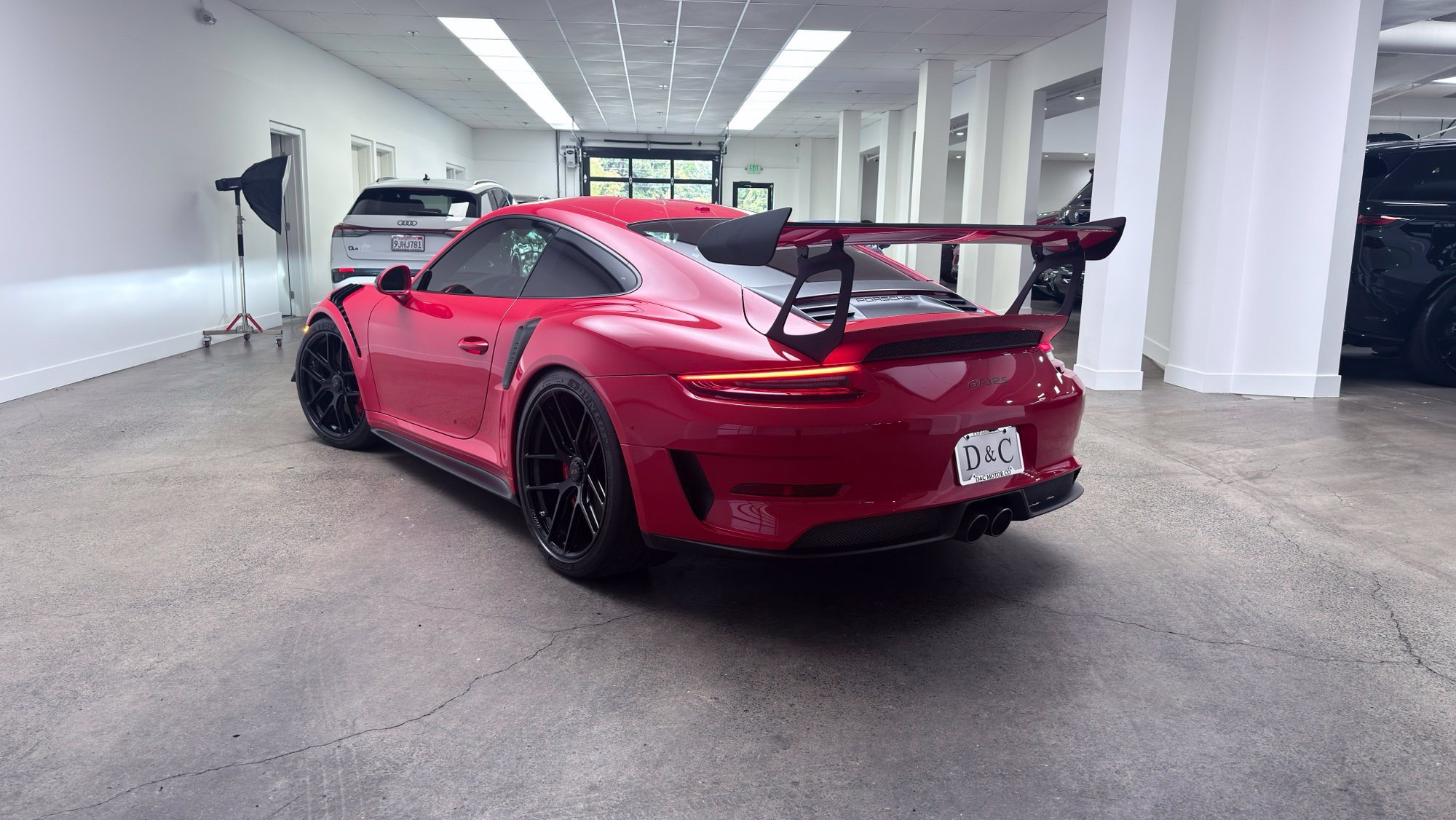 Used 2019 Porsche 911 GT3 RS RWD image 2