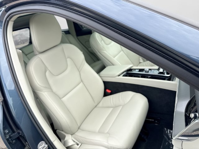 Certified 2024 Volvo XC60 B5 Core w/ Protection Package Premier AWD/4WD image 30