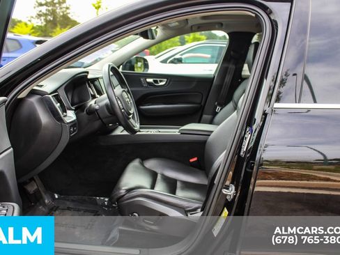 Used 2019 Volvo XC60 T5 Momentum w/ Premium Package AWD/4WD image 17