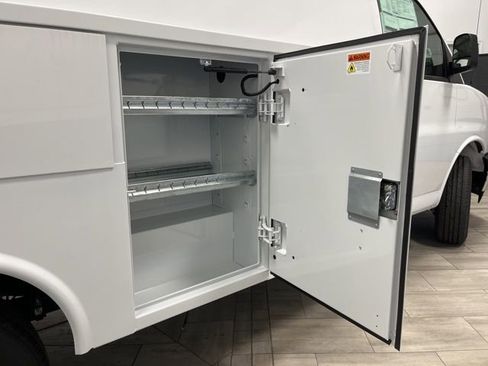 New 2025 Chevrolet Express 3500 Work Van w/ Power Convenience Package image 10