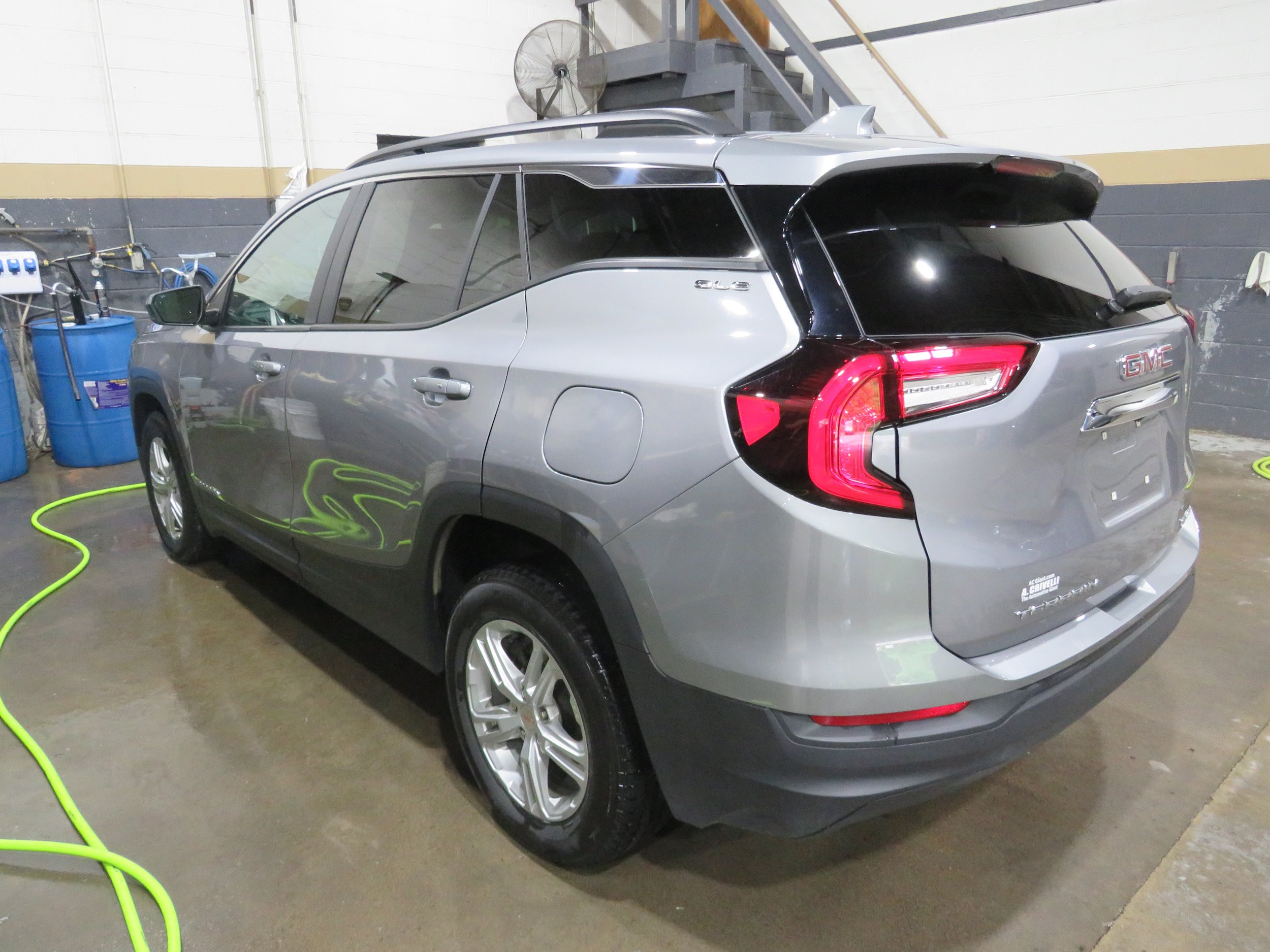 Used 2024 GMC Terrain SLE w/ Driver Convenience Package AWD/4WD image 4