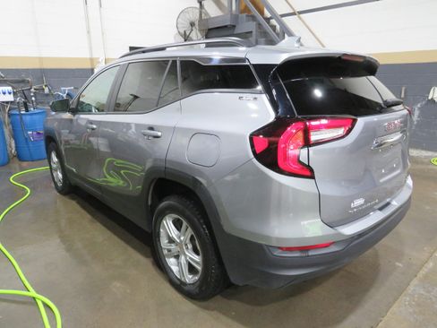 Used 2024 GMC Terrain SLE w/ Driver Convenience Package AWD/4WD image 4