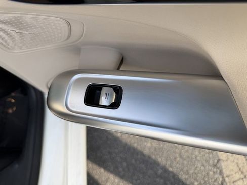 Used 2024 Mercedes-Benz C 300 Sedan image 30