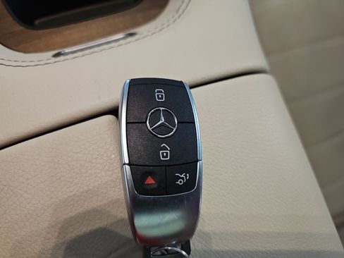 Used 2024 Mercedes-Benz GLE 450 4MATIC image 37