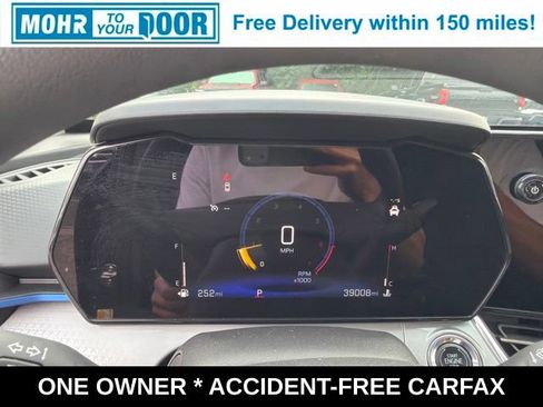 Used 2025 Chevrolet Trax LT FWD image 17