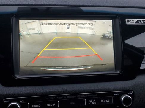 Used 2017 Kia Niro EX image 19