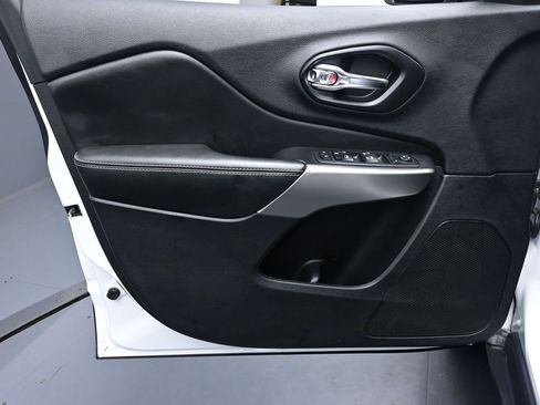 Used 2021 Jeep Cherokee Latitude Lux 80th Anniv w/ Quick Order Package 26U 80TH image 20