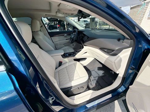 Used 2023 Buick Envision Avenir image 32