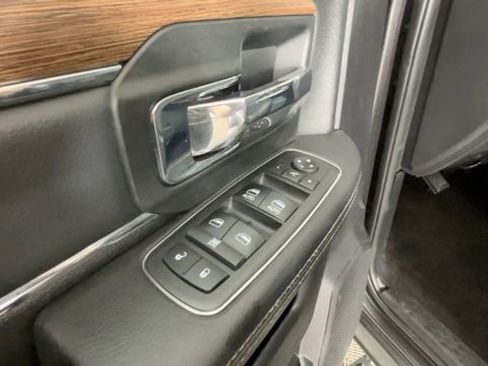 Used 2018 RAM 2500 Laramie AWD/4WD image 17