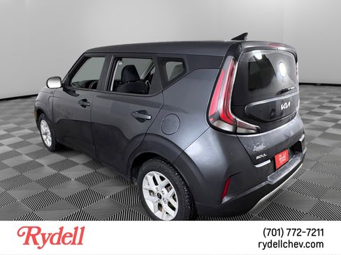 Used 2023 Kia Soul LX w/ LX Technology Package image 3