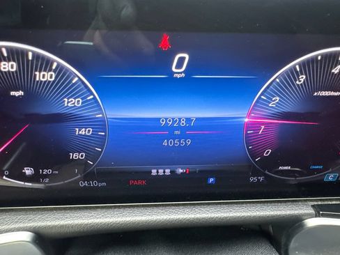 Used 2025 Mercedes-Benz GLB 250 w/ Exclusive Package image 57