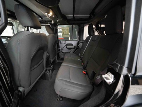 Used 2023 Jeep Wrangler Unlimited Sport image 23