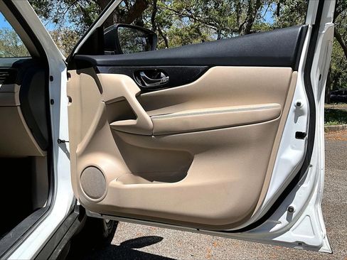 Used 2017 Nissan Rogue S w/ S Appearance Package image 27