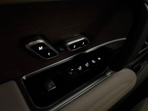 New 2026 Land Rover Range Rover Long Wheelbase SE image 22