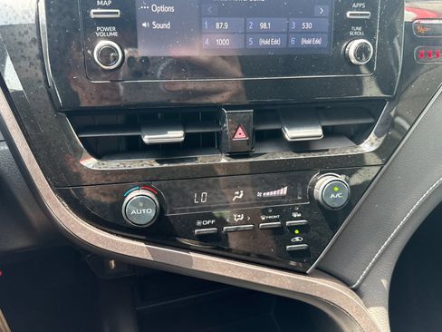 Used 2023 Toyota Camry SE FWD image 17